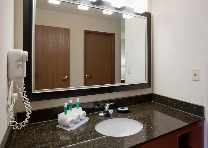 Hotel Express & West By Ihg