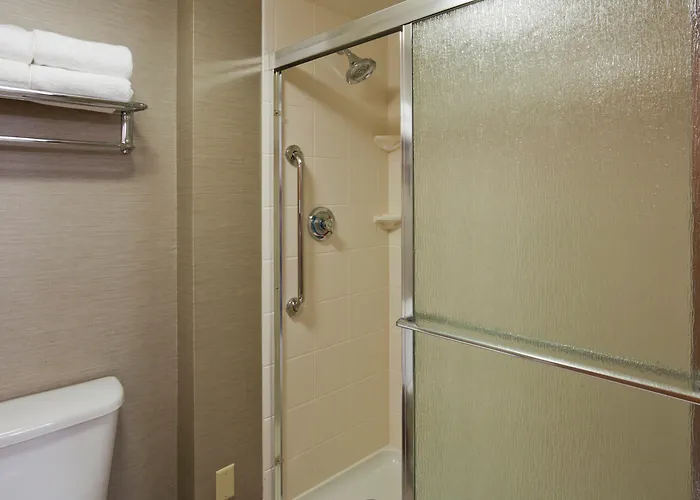 Express & West By Ihg Hotel 3*