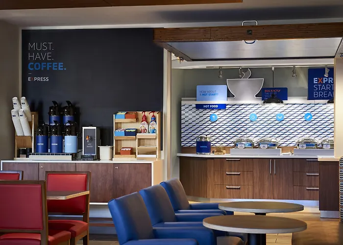 Express & West By Ihg Hotel