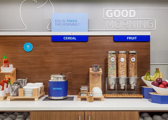 Express & West By Ihg Hotel 3*