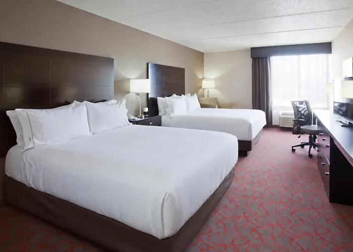Express & West By Ihg Hotel