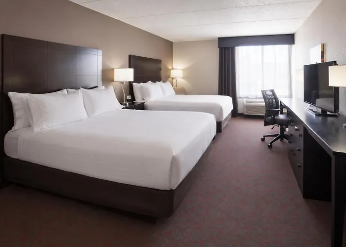 Express & West By Ihg Hotel Bloomington