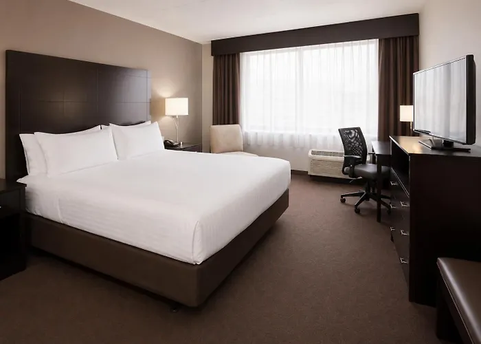 Express & West By Ihg 3*
