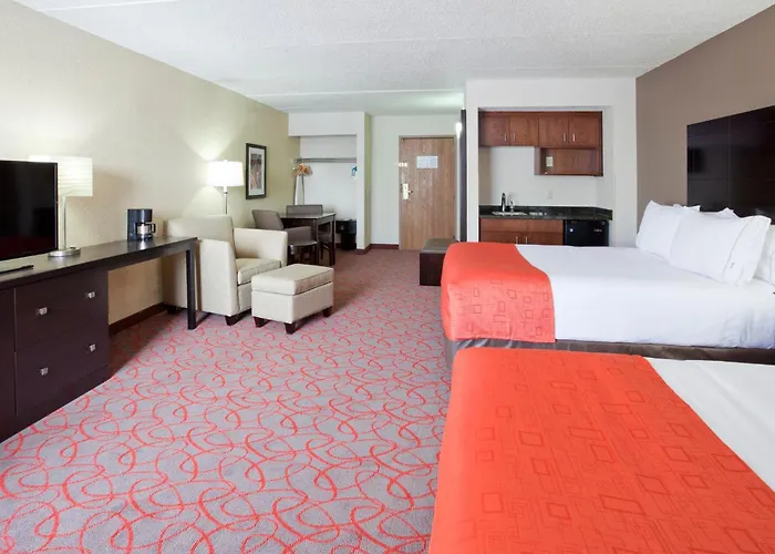 Express & West By Ihg Hotel