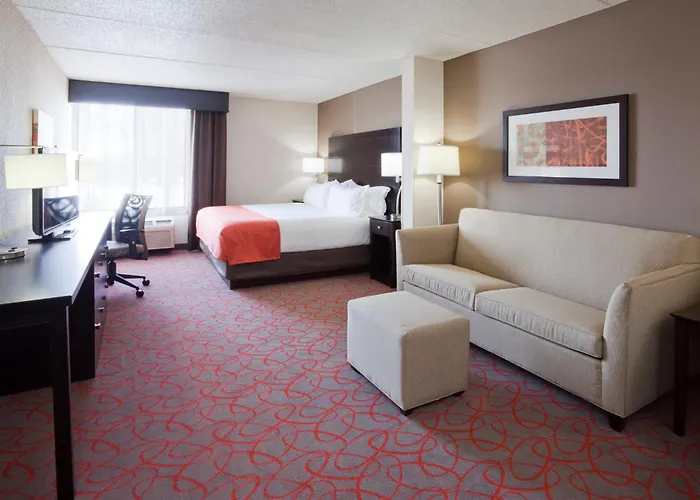 Express & West By Ihg Hotel 3*