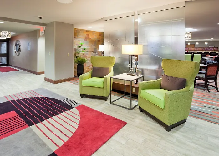 Express & West By Ihg Hotel