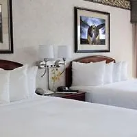 Express & West By Ihg Hotel Bloomington
